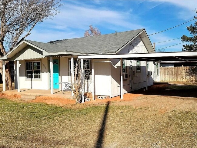 Photo - 1023 Wellington Ln
