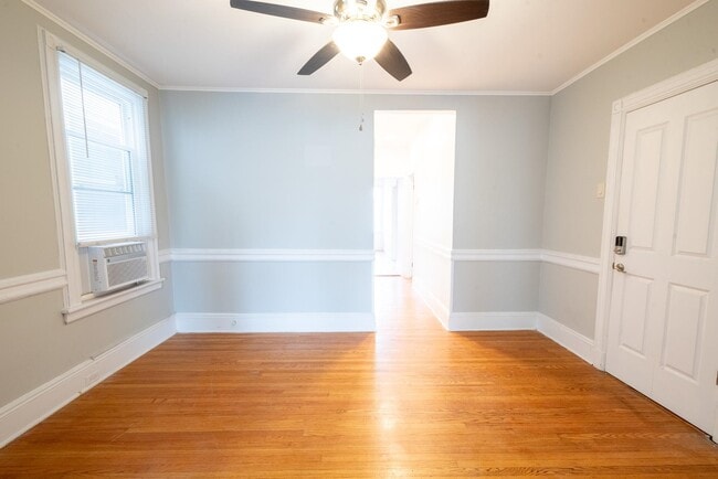 Photo - 128 Oak St