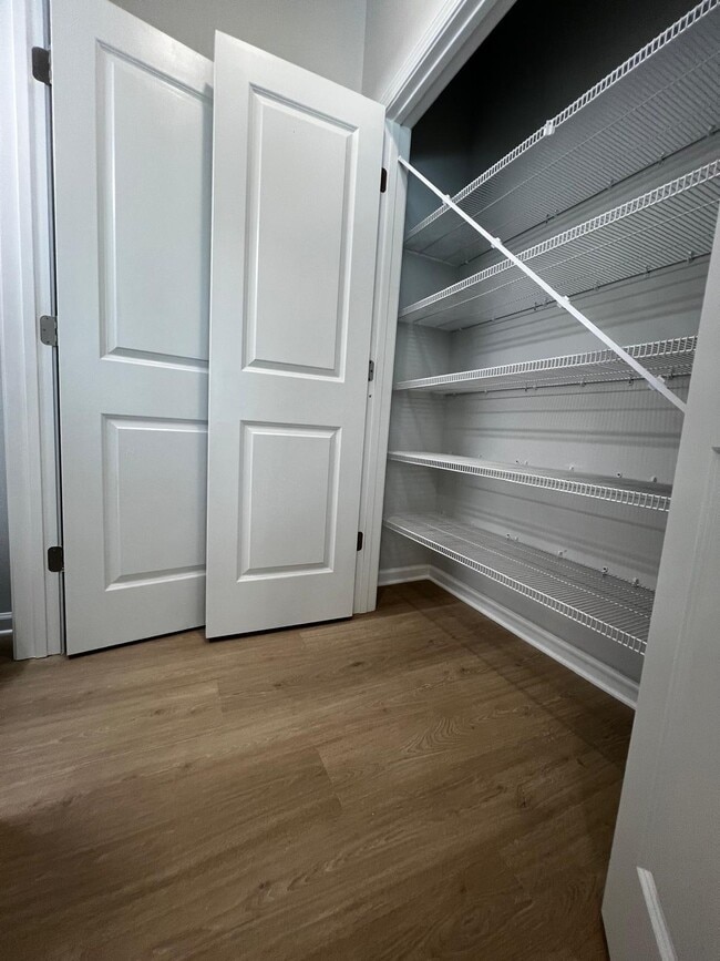 Photo - 168 Kobus Ct