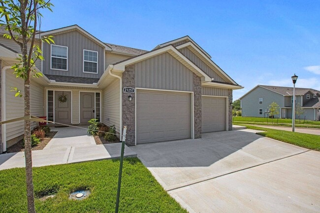 Oak Woods Townhomes