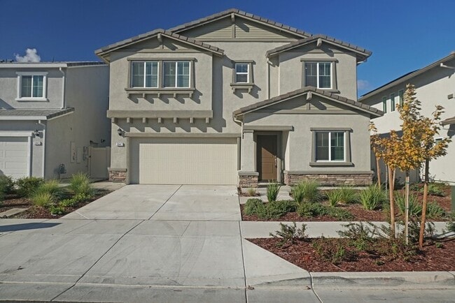 Building Photo - Beautiful 4 Bedroom PLUS office / den in Natomas!