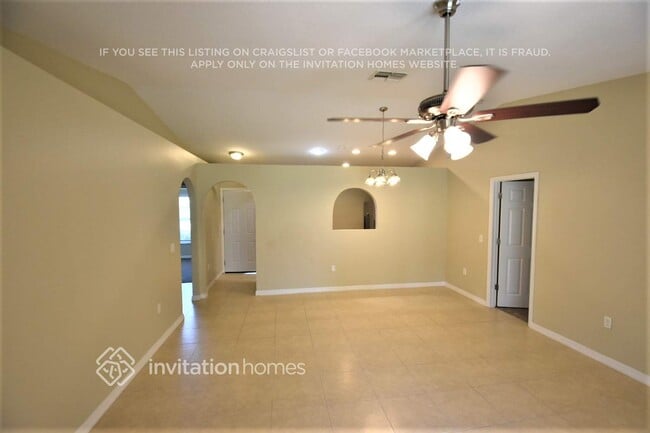 Photo - 3215 Burdock Ave