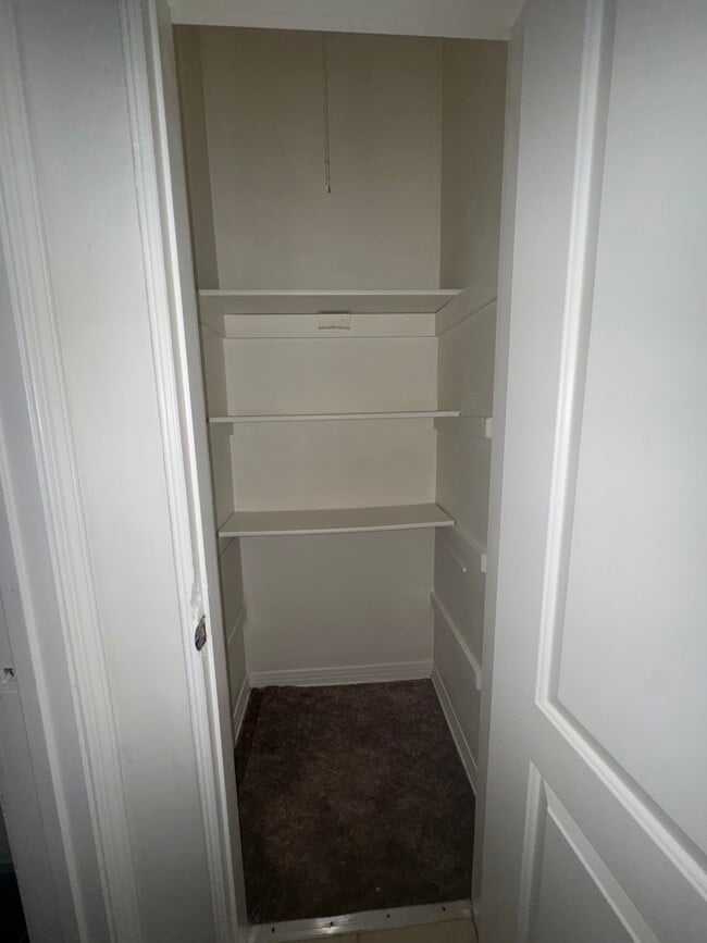 Linen Closet - 14725 Polk St Unit 1/2