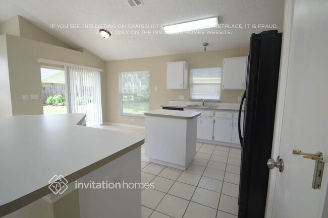 Photo - 5902 Azure Dr