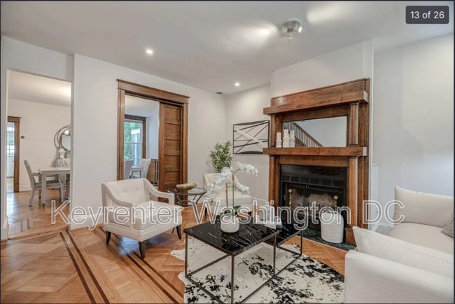 Photo - 611 4th St NE