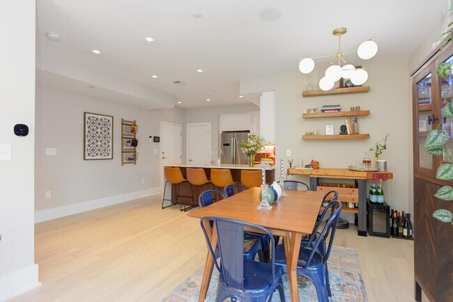 Photo - 1001 Monroe St NW Unit 3