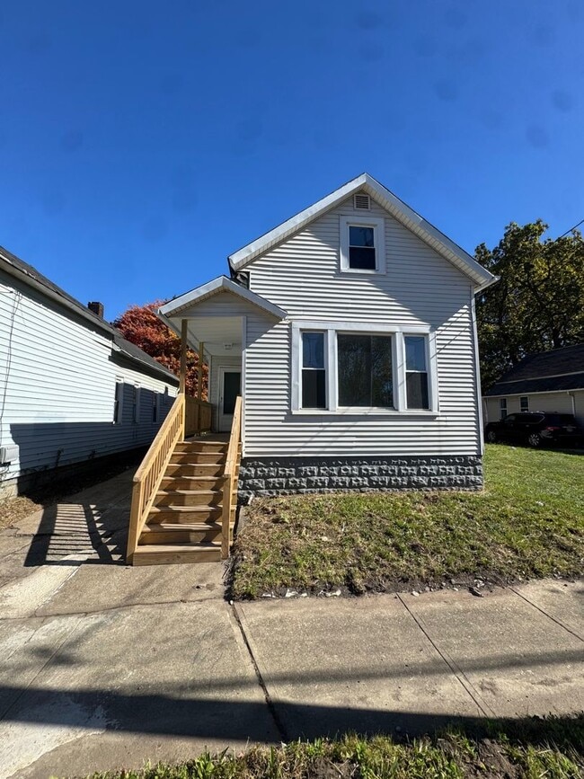 Building Photo - Charming 3-Bedroom Property in Prime Location