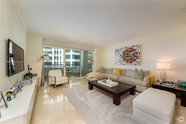 Building Photo - 3400 SW 27th Ave Unit 1604 Rental