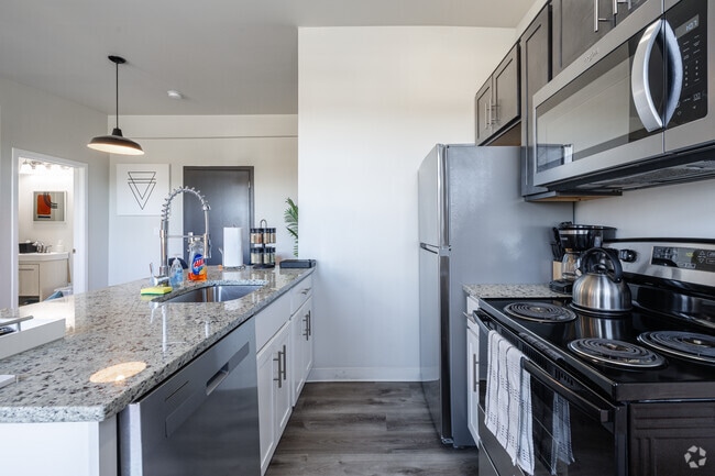 2BR, 1BA - 800SF - Kitchen