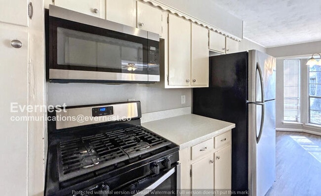 Photo - 2011 Williamsburg Ct S