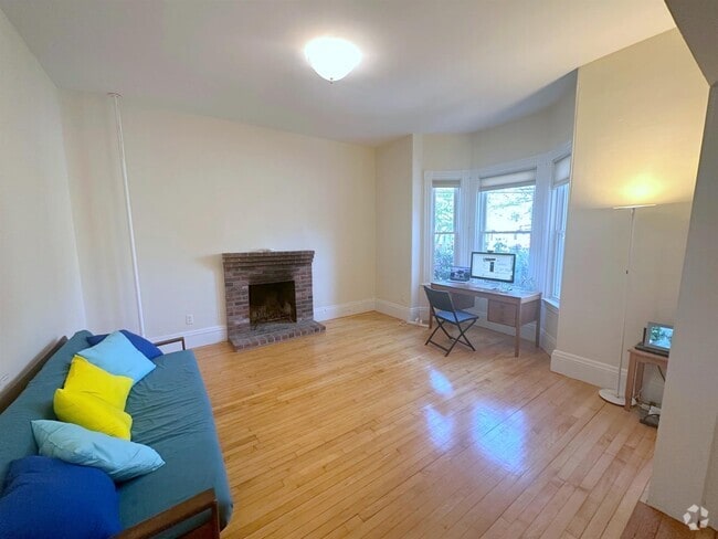 Building Photo - 3 Moore St Unit 1 Rental