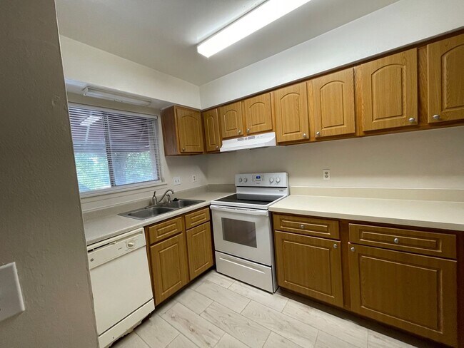 Photo - Large 2 Bedroom, 1 1/2 Bathroom Condo Available Immediately!