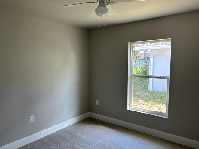 Photo - 2944 Evans Ave