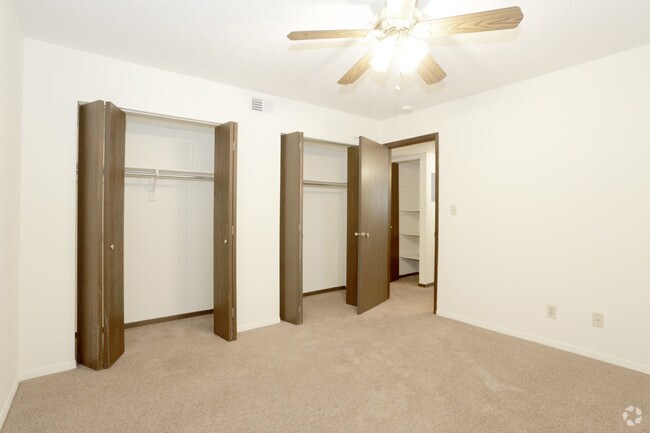 2 Bedroom Garden - 1st Bedroom - 5 Willedrob