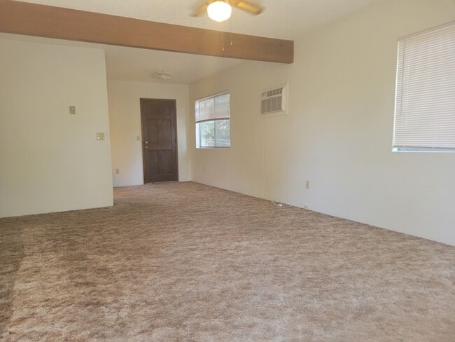 Photo - 400 NW Elm St