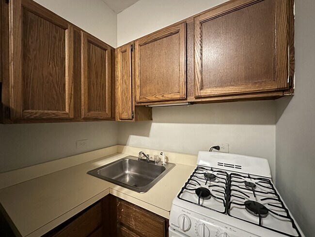 Photo - 515 W Melrose St Unit J09W