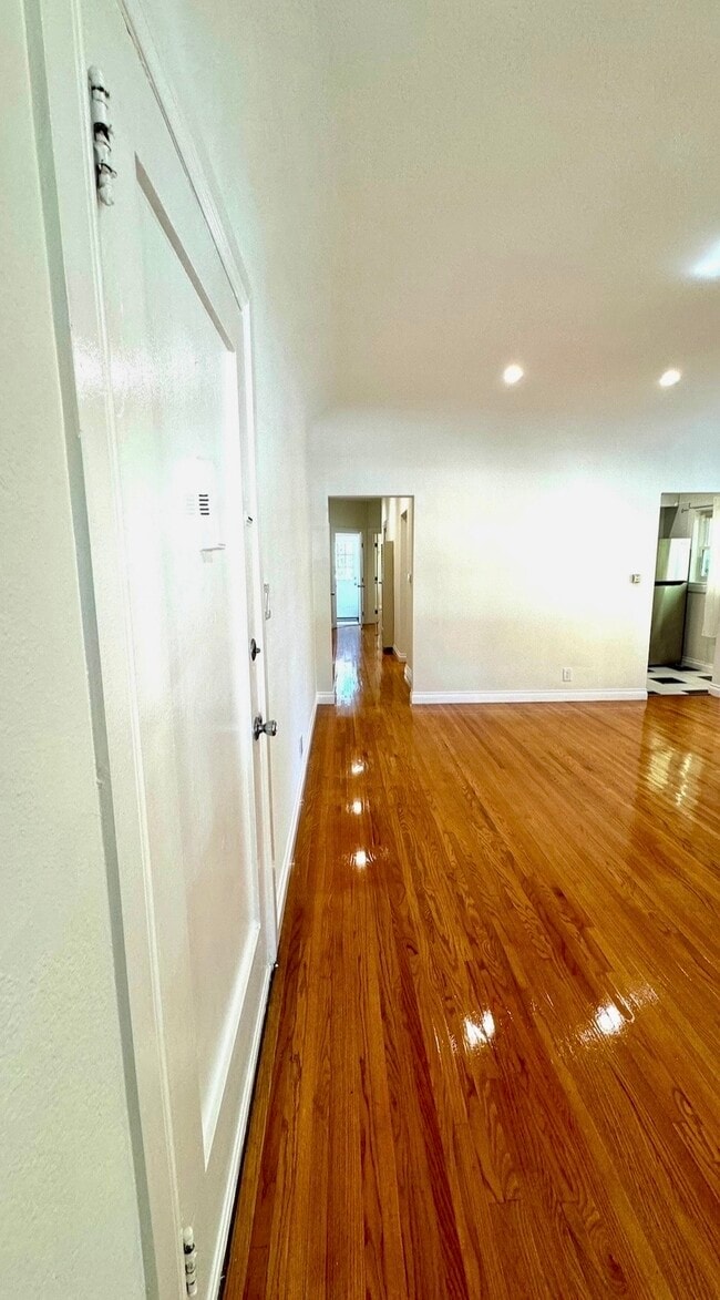 Photo - 422 N Spaulding Ave Apartamentos Unidad L422