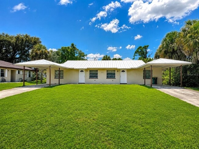 Building Photo - 257 Camillia Ln