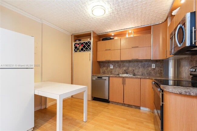 Photo - 230 174th St Unit 1407