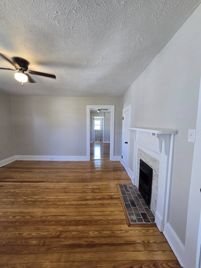 Photo - 880 Franklin Turnpike