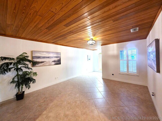 1903 Robalo Dr