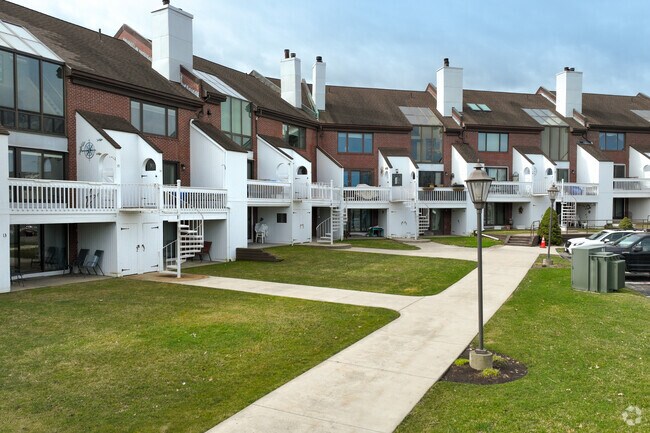 Alternate Building - River's Edge Condominiums