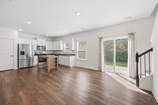 Photo - 2900 Bogart Ln