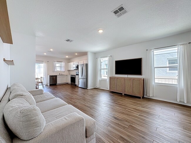 13126 Cedar Elm Ln