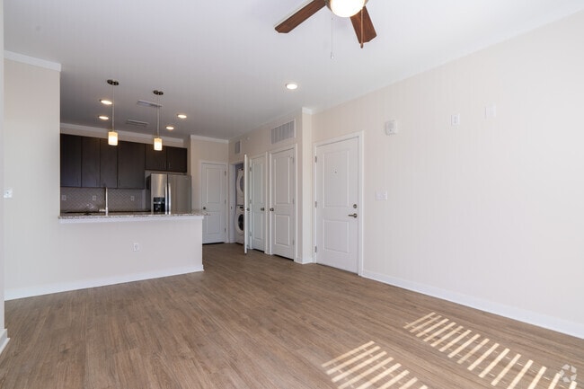 1 dormitorio, 1 baño - 688 pies cuadrados - Sala de estar - The Fountains