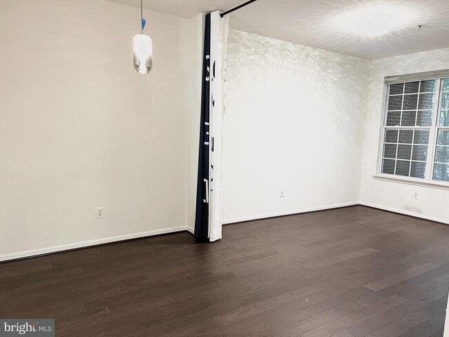 Photo - 2665 Manhattan Pl