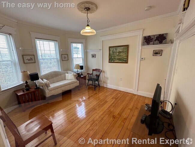 Building Photo - 32 Walnut St Rental
