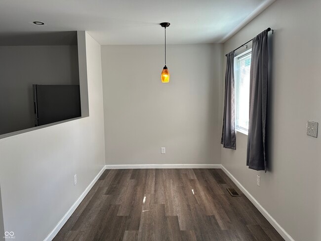 Photo - 2921 N Dearborn St