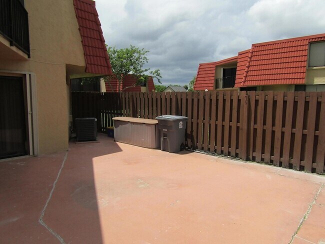 8345 Trent Ct