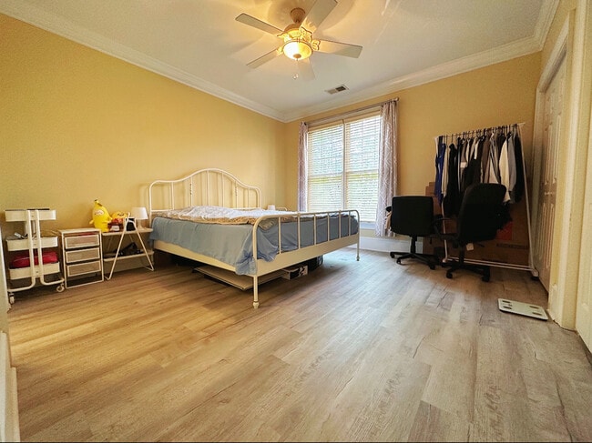 Photo - 422 Waterford Lake Dr Unit 1