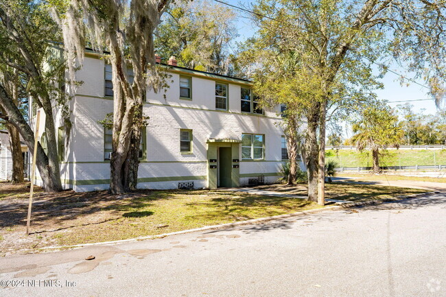 Building Photo - 2906 Silver St Rental