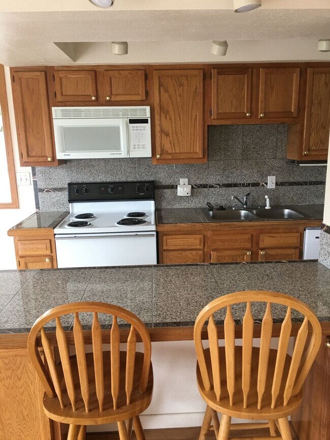 Photo - ONE MONTH FREE! Pet-friendly 1 BD/1 BA in ... Unidad 660-203
