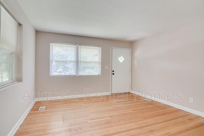 Photo - 2004 Shark Dr