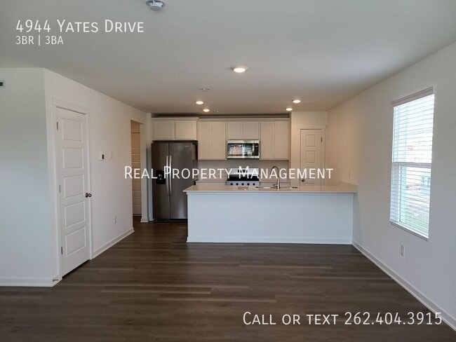 Photo - 4944 Yates Dr