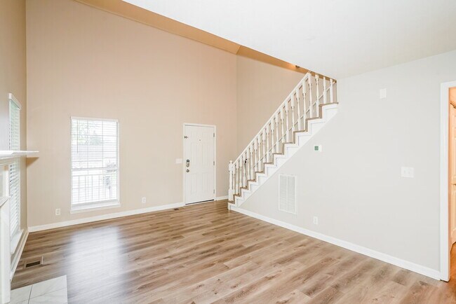 Photo - 1205 Danbury Ct