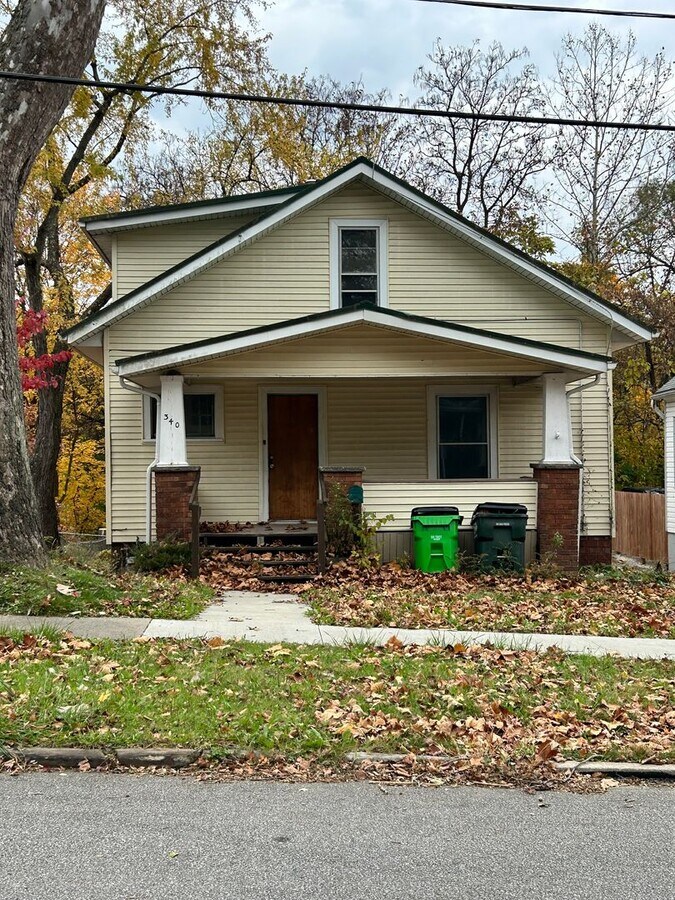 Three Bedroom Single-Family Home - Three Bedroom Single-Family Home