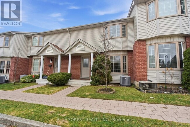 Photo - 70 Chapman Ct