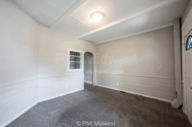 Photo - 240 N Beville Ave