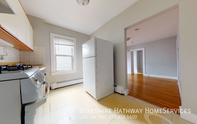 Building Photo - 224 Banks St Unit 6R