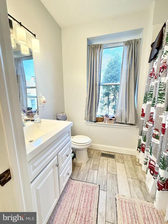 Photo - 151 Hall St