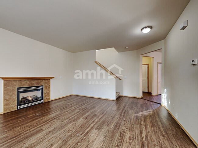 Photo - 6215 Park St E