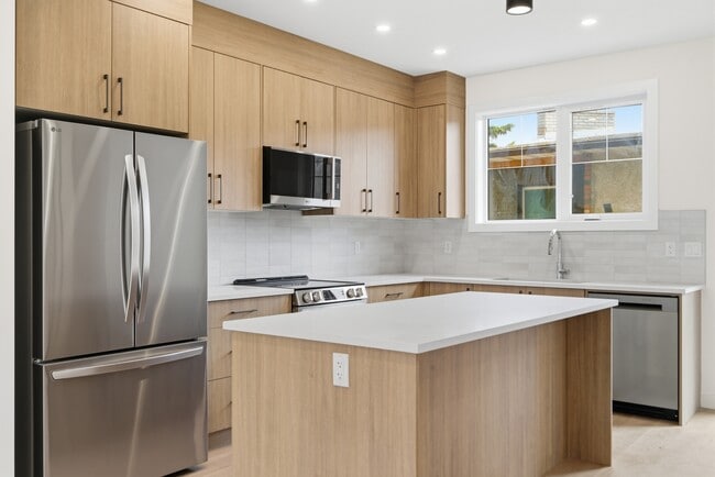 Photo - 7947-7979 79 St NW