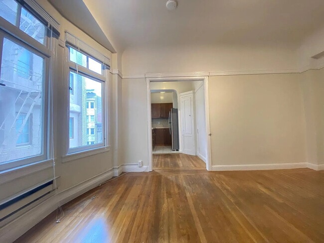 Photo - 1-Bedroom Gem in the Heart of San Francisco – Cozy 364 Sq Ft Haven!"