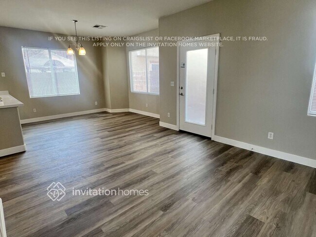 Photo - 678 Baffin Island Rd