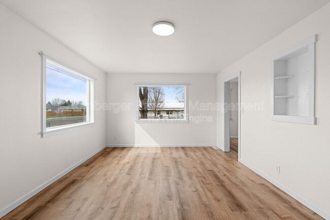 Photo - 6950 N Crestline St