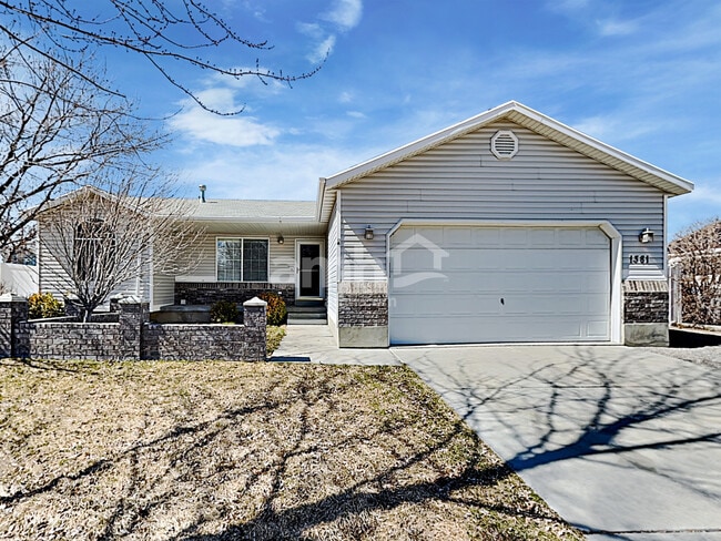 Building Photo - 1381 N 550 E Rental